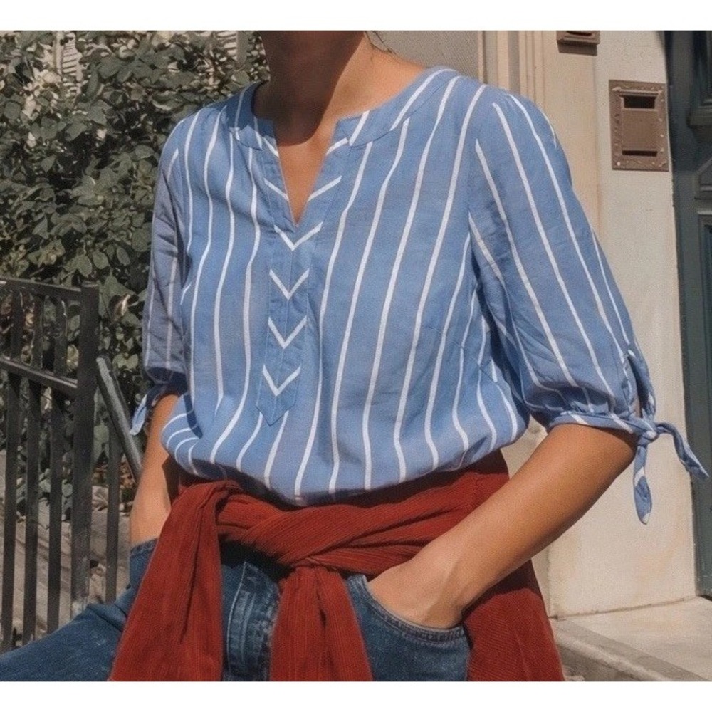Talbots Pretty Crisp Blue Striped Split Neck Tie Short Sleeve Blouse Size Medium
